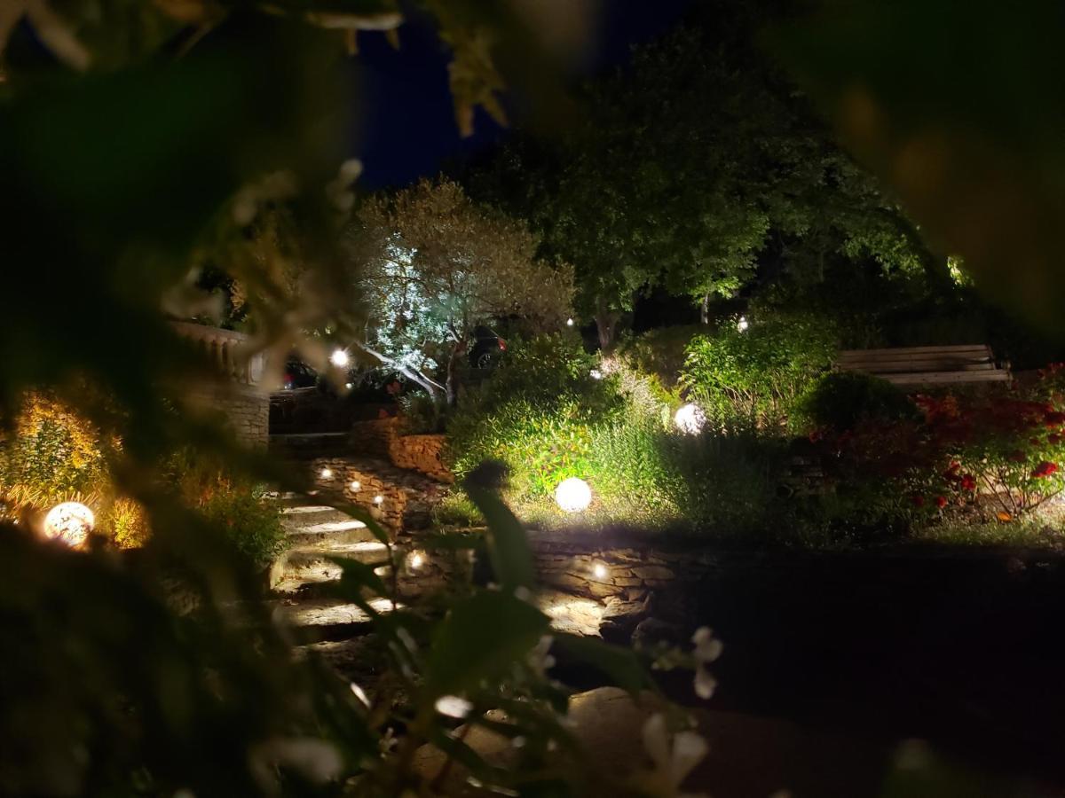 Apartamento Le Jas Des Parpaillous LʼIsle-sur-la-Sorgue Exterior foto